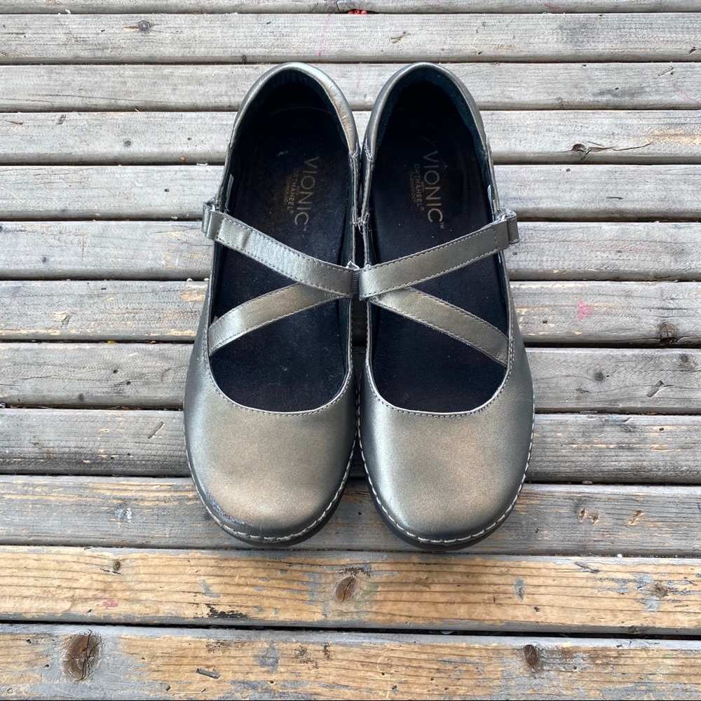 Vionic bronze leather Judith Mary Janes size 7.5